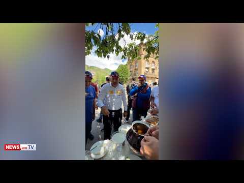 «Ռեալ սոված էի». Փաշինյանը գառի խաշլաման, մեղրը, թթվասերը, թթուն ու հալվան կերավ