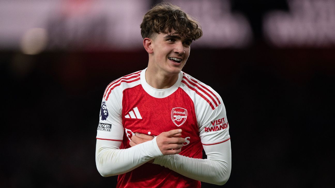 Arsenal's Dowman, 16, becomes youngest PL winner