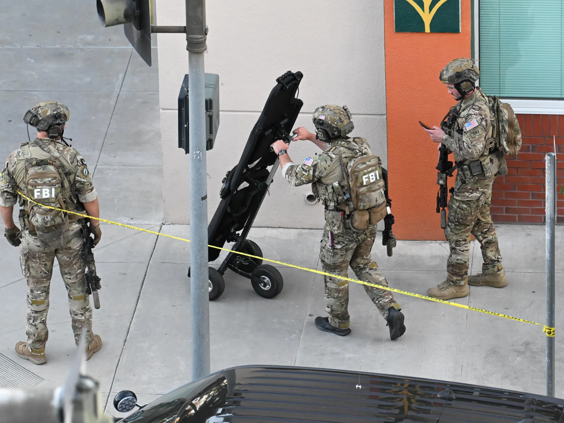 FBI agents fatally shoot alleged hostage-taker in California