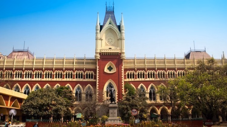 West Bengal: कलकत्ता हाईकोर्ट का आदेश, TMC सांसद अभिषेक बनर्जी के परिजन और कंपनी को फिर से नोटिस भेजेगा केएमसी