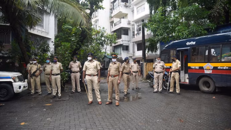 महाराष्ट्र पुलिस को मिली कामयाबी: 948 कैमरों से ढूंढ निकाली सात वर्षीय लापता बच्ची, बदलापुर में मिली सुरक्षित