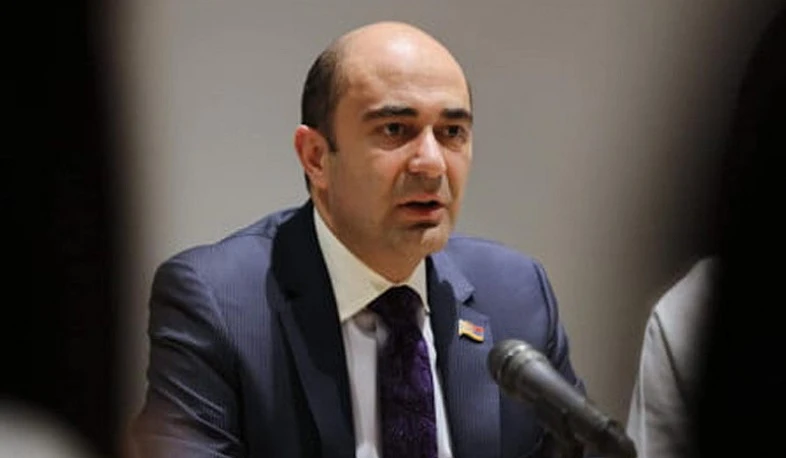 Իմ հայտարարությունից հետո, րոպեներ առաջ, Ռազմական ոստիկանության մեքենաները հեռացան «Զվարթնոցի» տարածքից. Մարուքյան