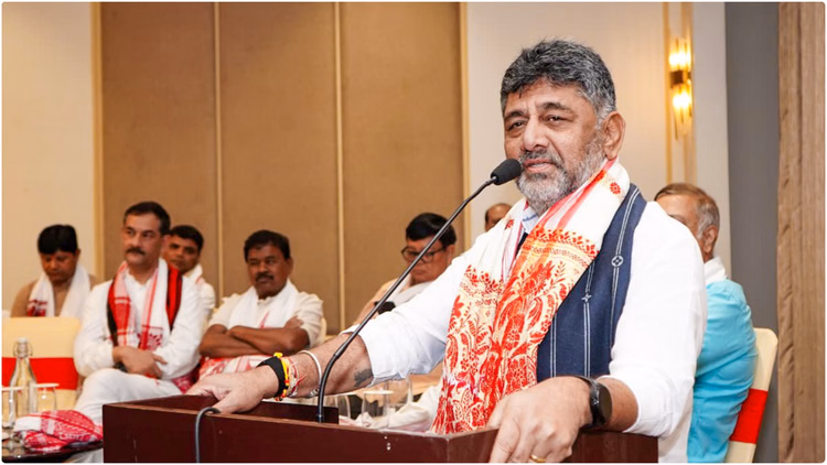 कर्नाटक सरकार में विभागों का बंटवारा: सीएम शिवकुमार ने अपने पास रखा वित्त विभाग, प्रियांक खरगे बने गृह मंत्री