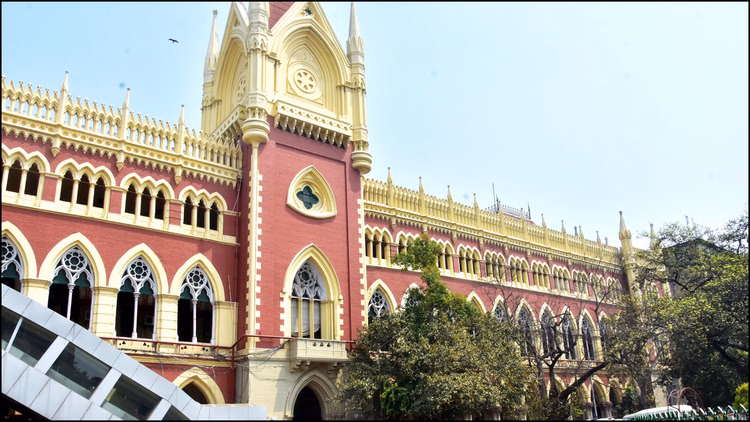 West Bengal: गिरफ्तार आरोपियों को रस्सी बांधकर घुमाने पर कलकत्ता हाईकोर्ट सख्त, पुलिस के रवैये पर जताई नाराजगी