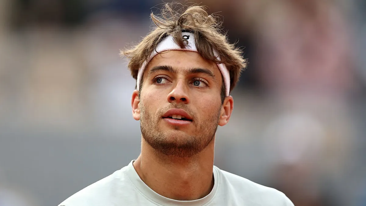 Cobolli into final as virus-struck Arnaldi pulls out of French Open