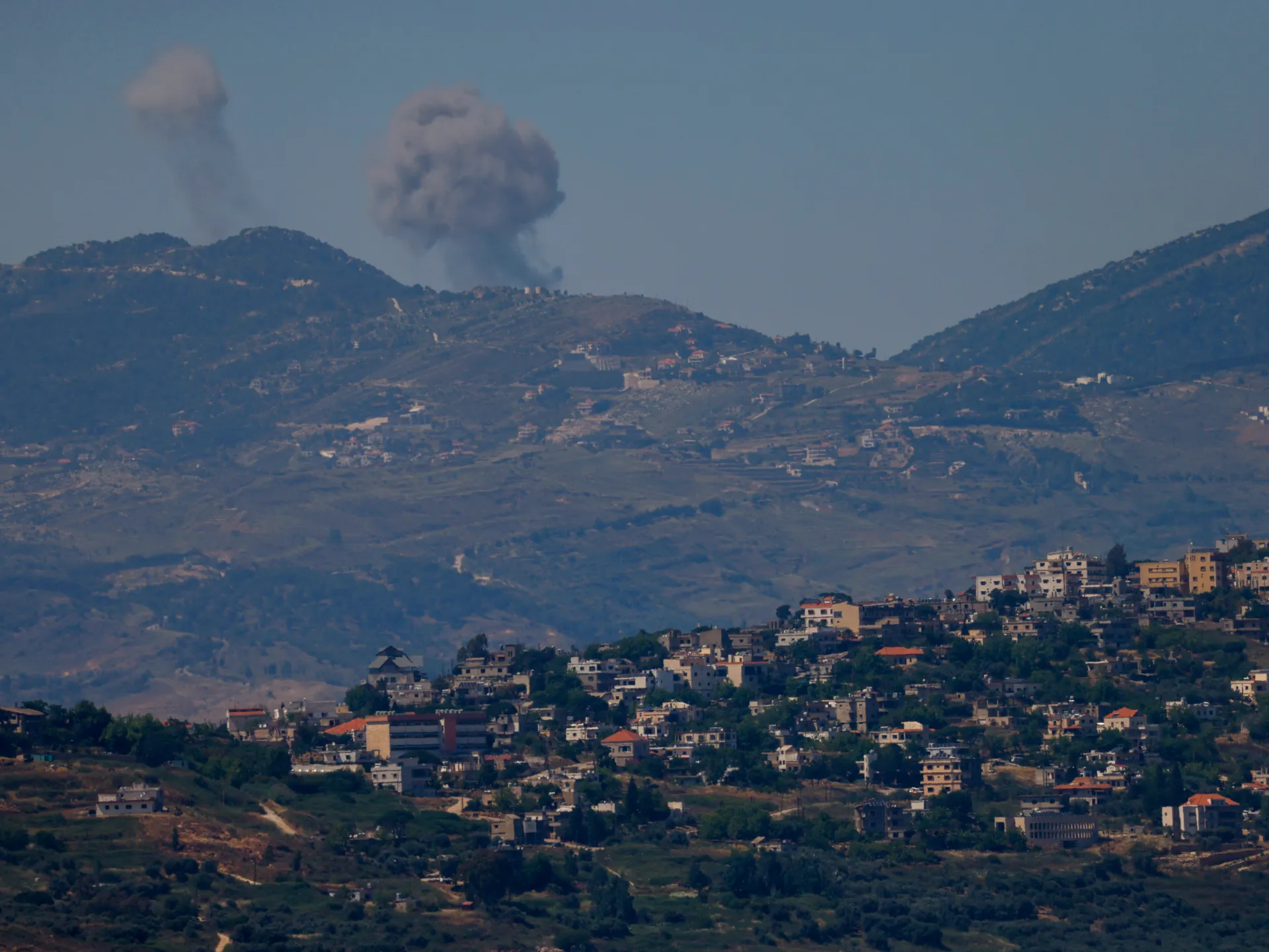 US intercepts Iranian attacks as Israel continues to bomb Lebanon