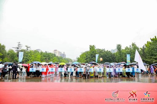 海内外44支队伍劈波深圳市观澜河龙舟赛