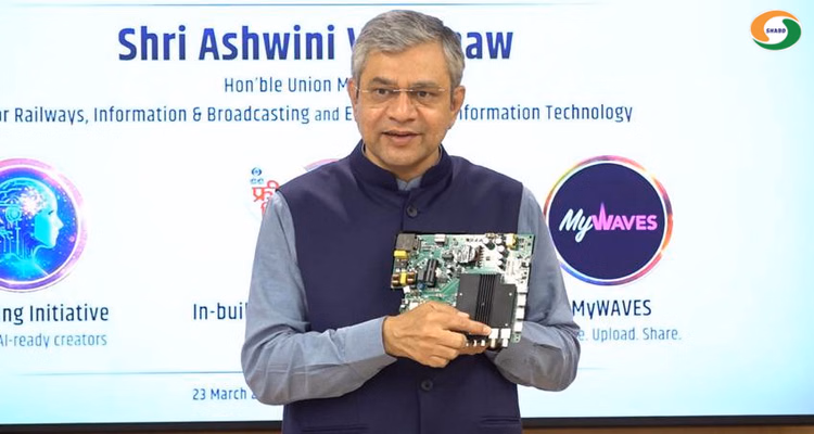कोलकाता की रफ्तार बढ़ाने की तैयारी: रेल मंत्री अश्विनी वैष्णव ने मेट्रो-ऑटो से किया सफर, 60 नई ट्रेनों का एलान