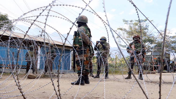 Manipur: 'पुलिस के साथ करें सहयोग', राज्य में कानून व्यवस्था बनाए रखने के लिए DGP मुकेश सिंह की जनता से अपील