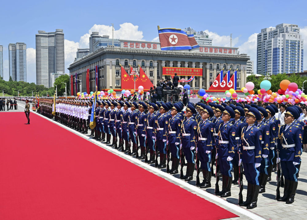 高清大图丨习近平访问朝鲜 朝方举行盛大欢迎仪式