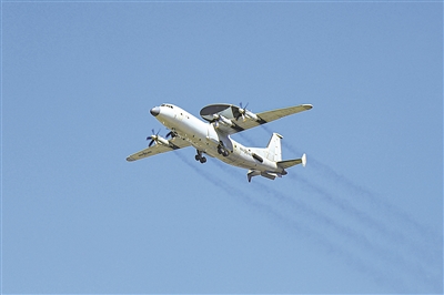 “海天雄鹰”的新航迹——来自东部战区海军航空兵某师的调查报告