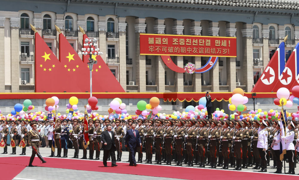 新华图讯丨习近平出席金正恩举行的欢迎仪式