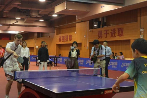 （走进中国乡村）桂林乡村“新农人”玩转直播 乡土好物畅销海内外
