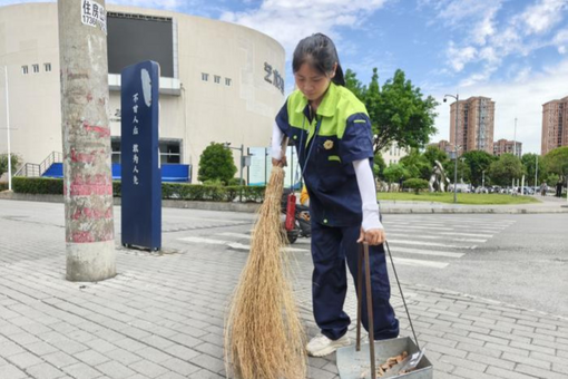 再添新成员 熊猫中心迎来今年国内首只大熊猫幼崽