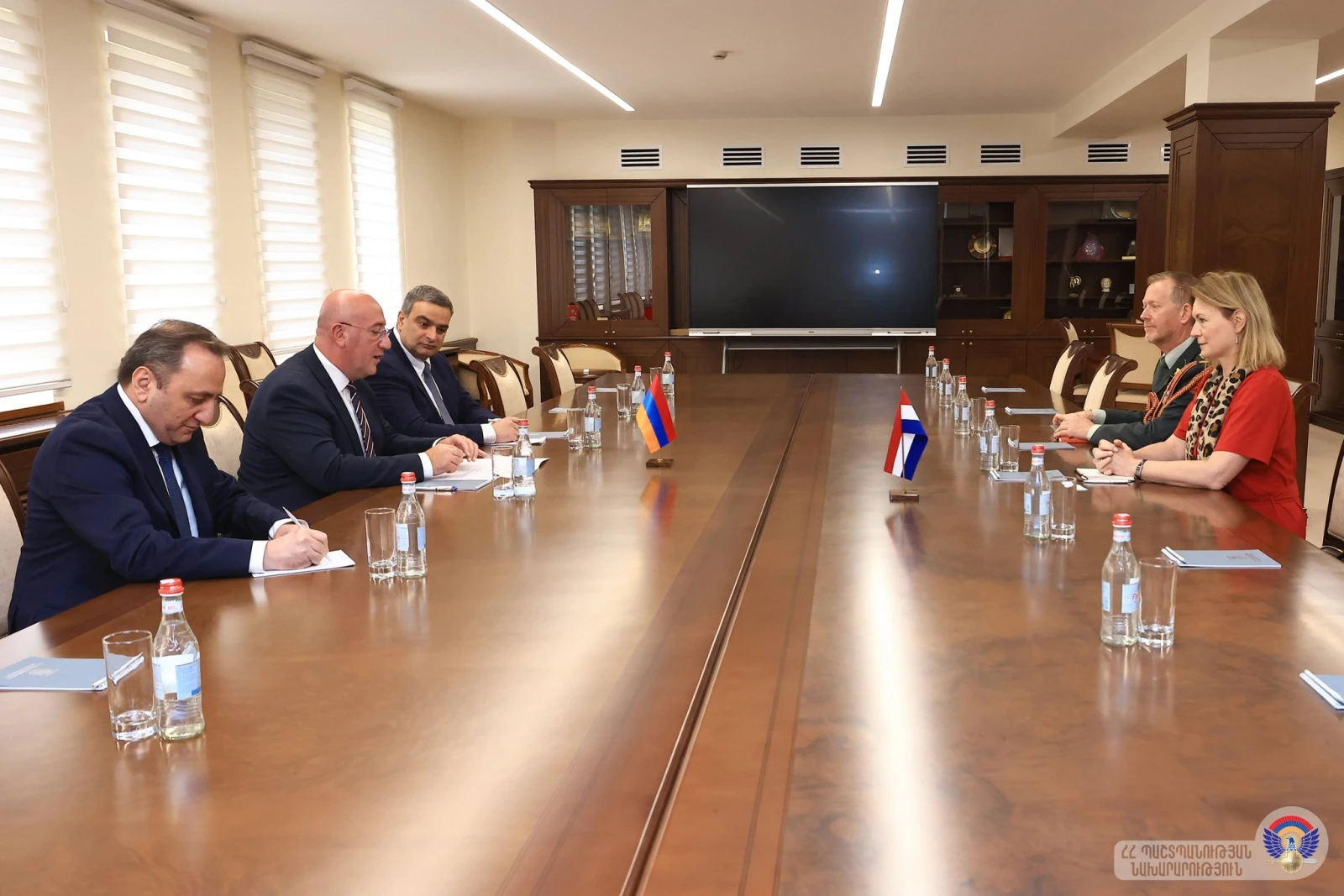 Armenia-Netherlands defense cooperation discussed