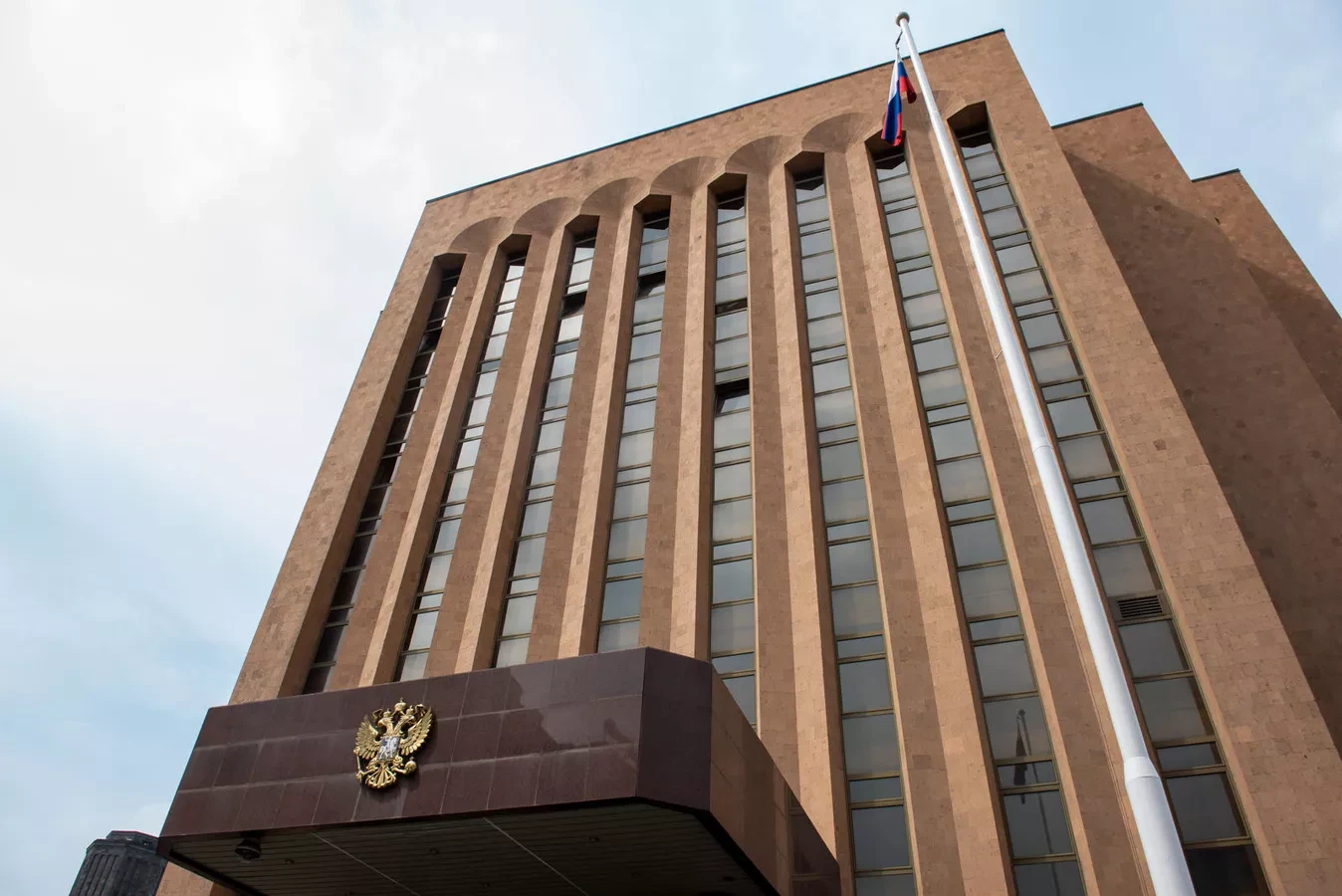 Հայաստանում ՌԴ դեսպանատունը վրդովմունք է հայտնել Գյումրիում Հայրենական մեծ պատերազմի հուշահամալիրի պղծման կապակցությամբ