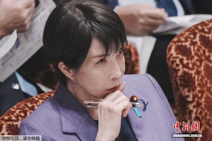 高市在采访时疑似说出“烦死了” 日本内阁紧急回应