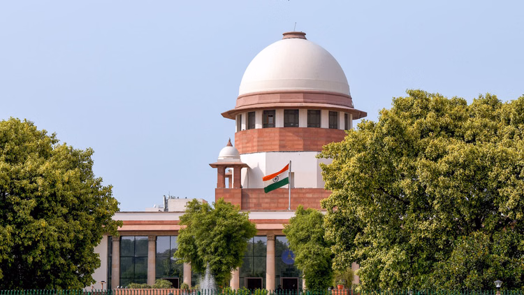 Supreme Court: 'बेहद गंभीर मामलों में हो बर्खास्तगी का दंड, आश्रितों पर पड़ता है असर', कोर्ट की अहम टिप्पणी