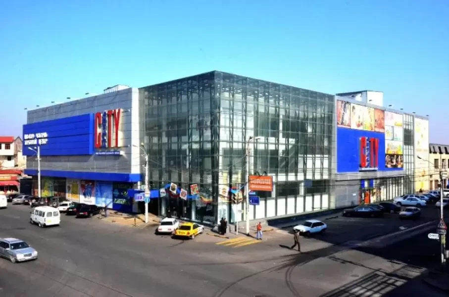 В «Ереван Сити» подрались пекари, есть пострадавшая