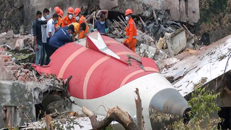 AI-171 Crash Anniversary: विमान हादसे में पूर्व CM रूपाणी का भी हुआ था निधन, सीएम भूपेंद्र पटेल ने किया याद