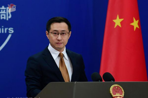 千年古城江苏盱眙：民俗巡游燃动“龙虾之都”