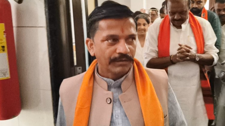 'ज्यादा सैलरी के भूखे हैं शिक्षक': गुजरात के मंत्री रमेश कटारा के बयान पर विवाद, संगठन ने की माफी की मांग