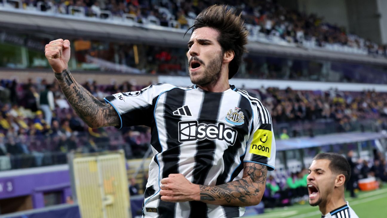 Transfer rumors, news: Tottenham join Arsenal, Cit...