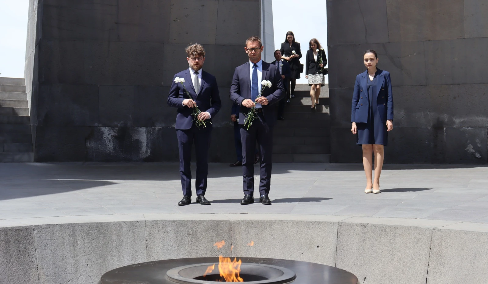 Delegation from France’s Ile-de-France region visits Armenian Genocide Memorial in Yerevan