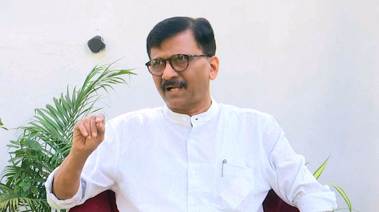 चार्टर्ड फ्लाइट और 15 करोड़ का दावा: '2022 दोहराया तो चुप नहीं बैठेंगे', टूट की अटकलों पर राउत ने दी चेतावनी