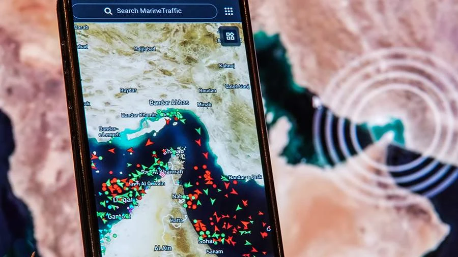 Marine Traffic: активность в Ормузском проливе остается ниже обычной