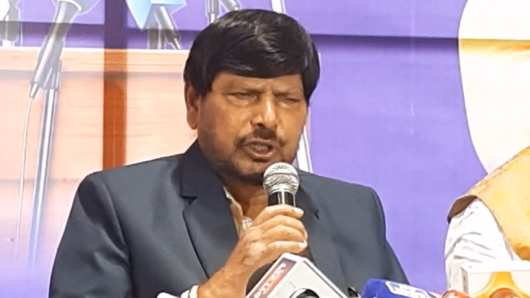 क्या विपक्ष में एक और दरार?: TMC-शिवसेना में बगावत के बीच बोले अठावले, AAP के लोकसभा सांसद भी आ सकते हैं साथ