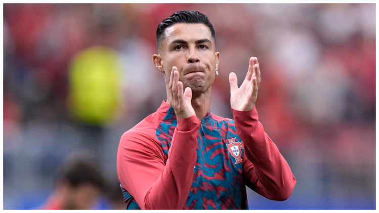FIFA World Cup: क्या गोल की जिद में टीम को नुकसान पहुंचा रहे रोनाल्डो? इस विश्व विजेता खिलाड़ी ने उठाए सवाल