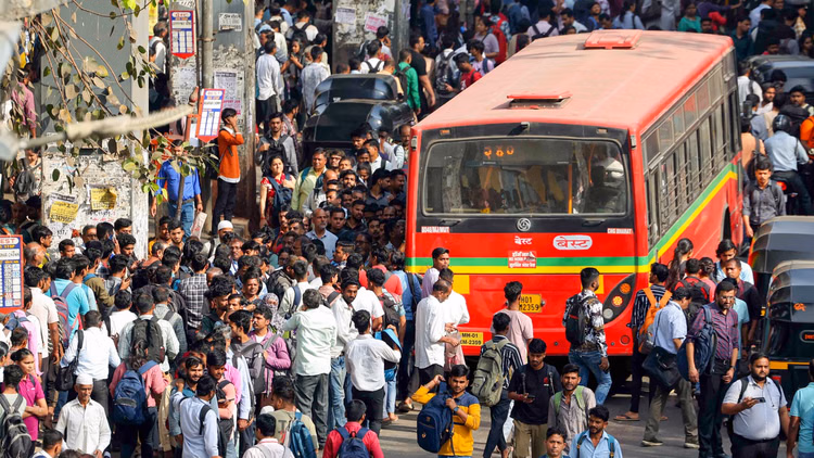 बेस्ट कर्मचारियों की हड़ताल पर लगी रोक: औद्योगिक अदालत ने दिया अंतरिम आदेश, सरकार ने लगाया मेस्मा