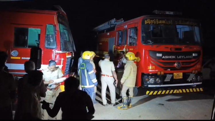 Tamil Nadu: तमिलनाडु की पटाखा फैक्ट्री में भीषण धमाका, एक की मौत; 26 मजदूर घायल