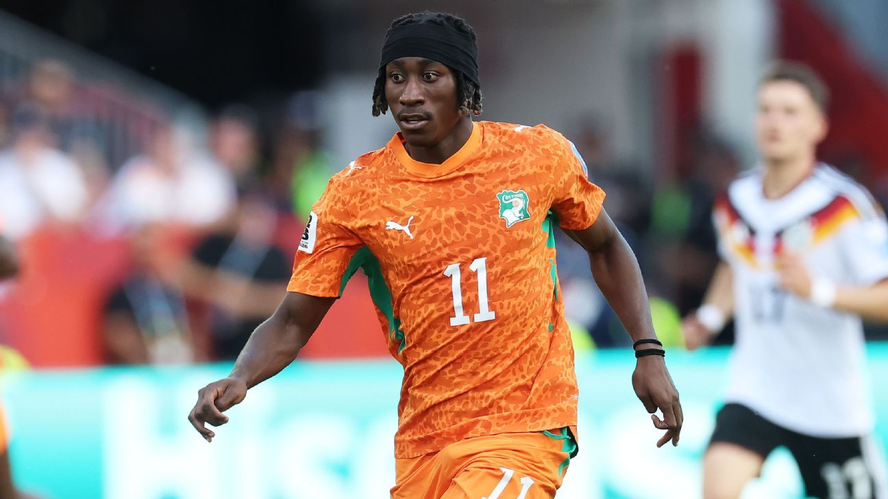 Transfer rumors, news: PSG to bid for Liverpool ta...