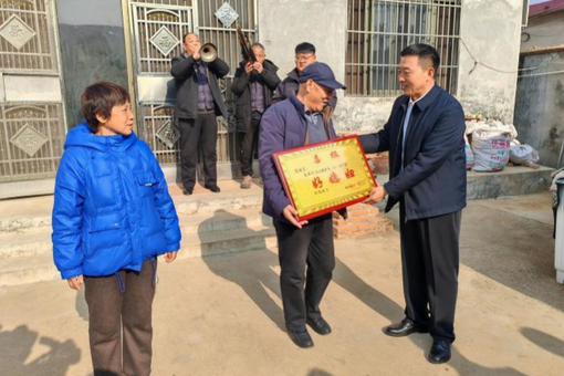 （长江十年行）长江江豚繁育保护中心在武汉成立