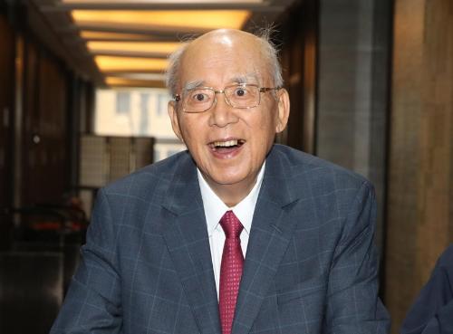 王毅会见伊朗最高国家安全委员会副秘书内扎米普尔