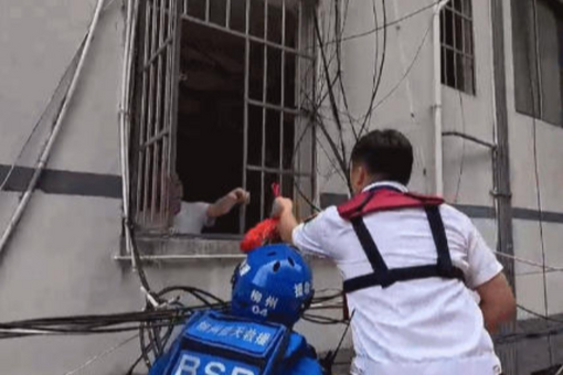 毕业生亲手做谢师宴 湖南这所乡村小学的毕业礼烟火气十足