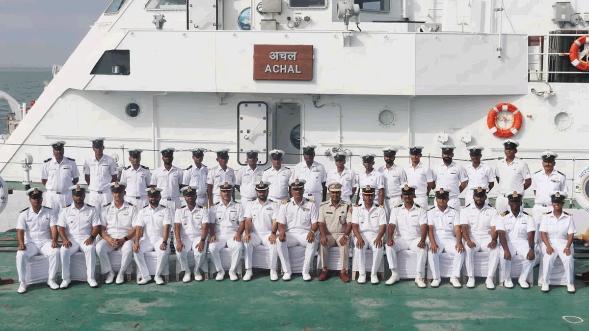 ICGS Achal: भारतीय तटरक्षक बल के बेड़े में बढ़ी ताकत, वाडिनार पहुंचा ICGS अचल, जानें क्या है इसकी खासियत