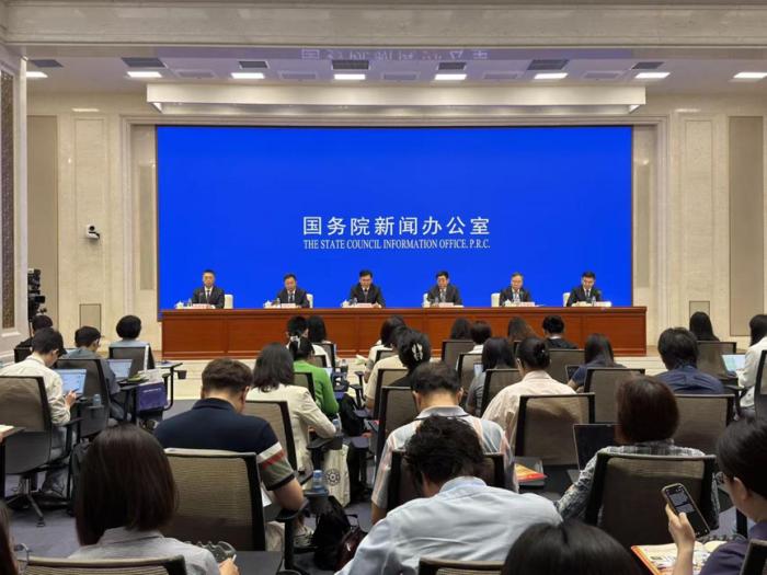 这场发布会，提问很尖锐