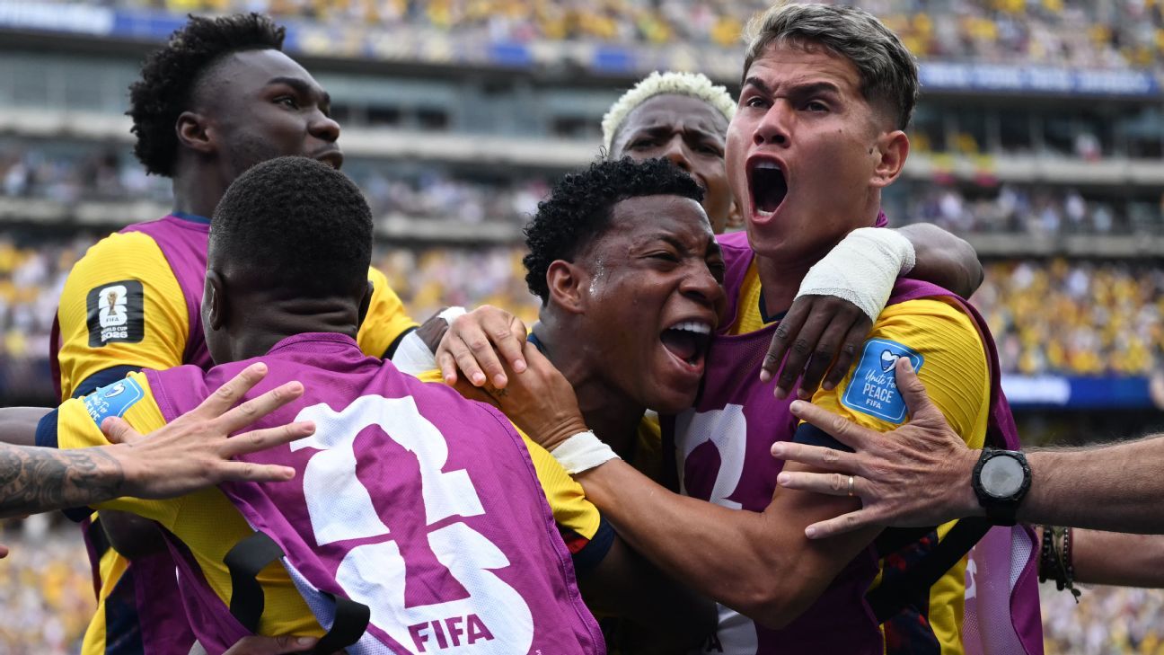 Ecuador shock Germany, seal spot in WC knockouts