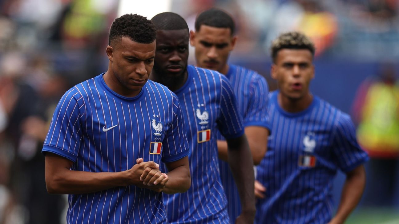 World Cup LIVE: Dembélé fires France ahead vs. Haa...