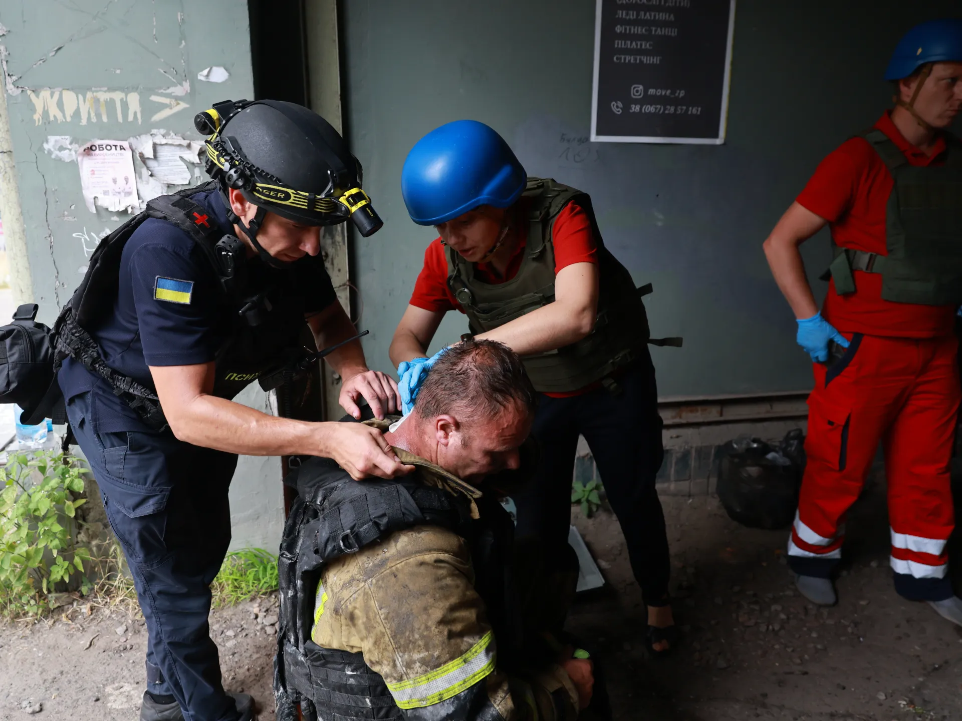 Three killed as Ukraine and Russia trade attacks overnight