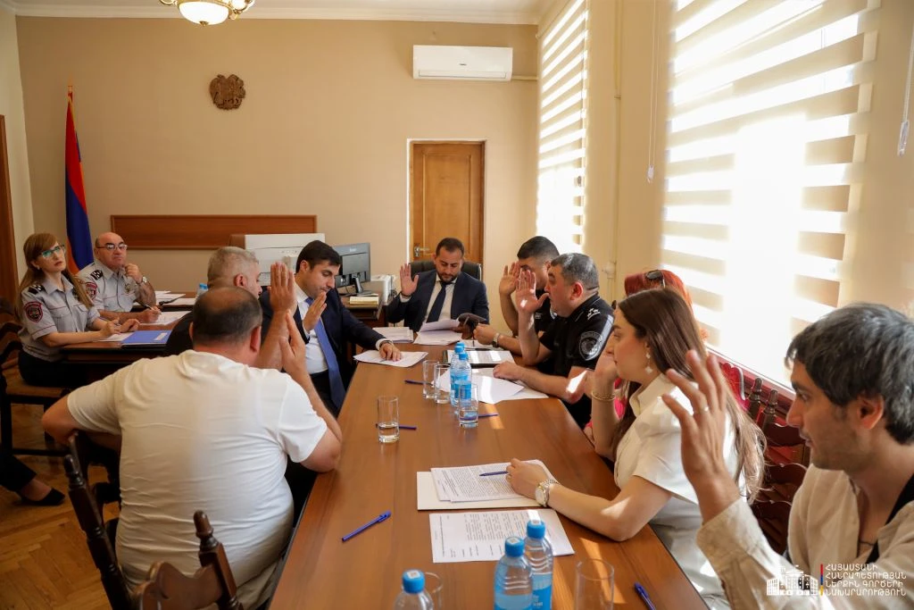 Ոստիկանության 2 ծառայող աշխատանքից աատվել են, 3–ը ծառայողի էլ խիստ նկատողություն է հայտարարվել