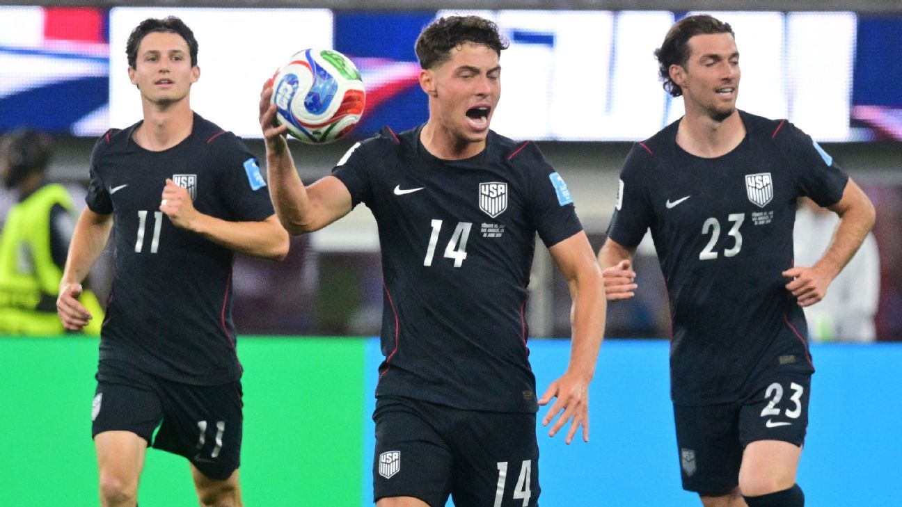 Berhalter in tears after son Sebastian's WC goal