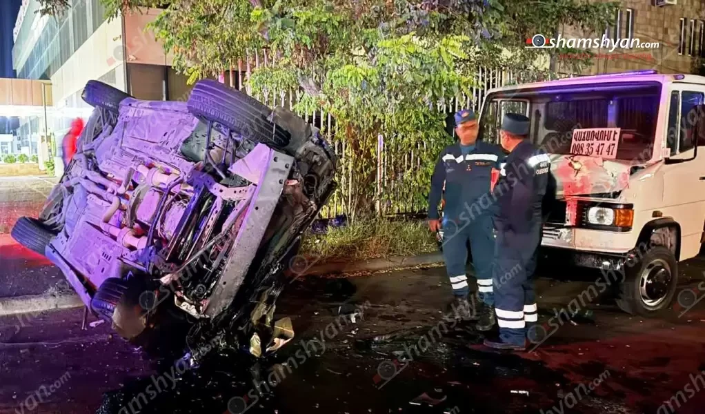 Երևանում բախվել են Nissan Tiida-ն և Chevrolet-ն. վերջինս կողաշրջվել է. կա 1 զոհ. վնասվել են նաև կայանված 2 Mercedes-ները