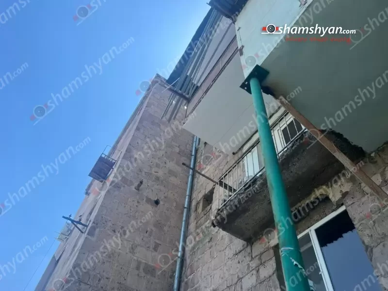 Երևանի շենքերից մեկի 4–ր հարկի պատշգամբում աշխատելիս 24-ամյա երիտասարդն անզգուշաբար վայր է ընկել ու մահացել.