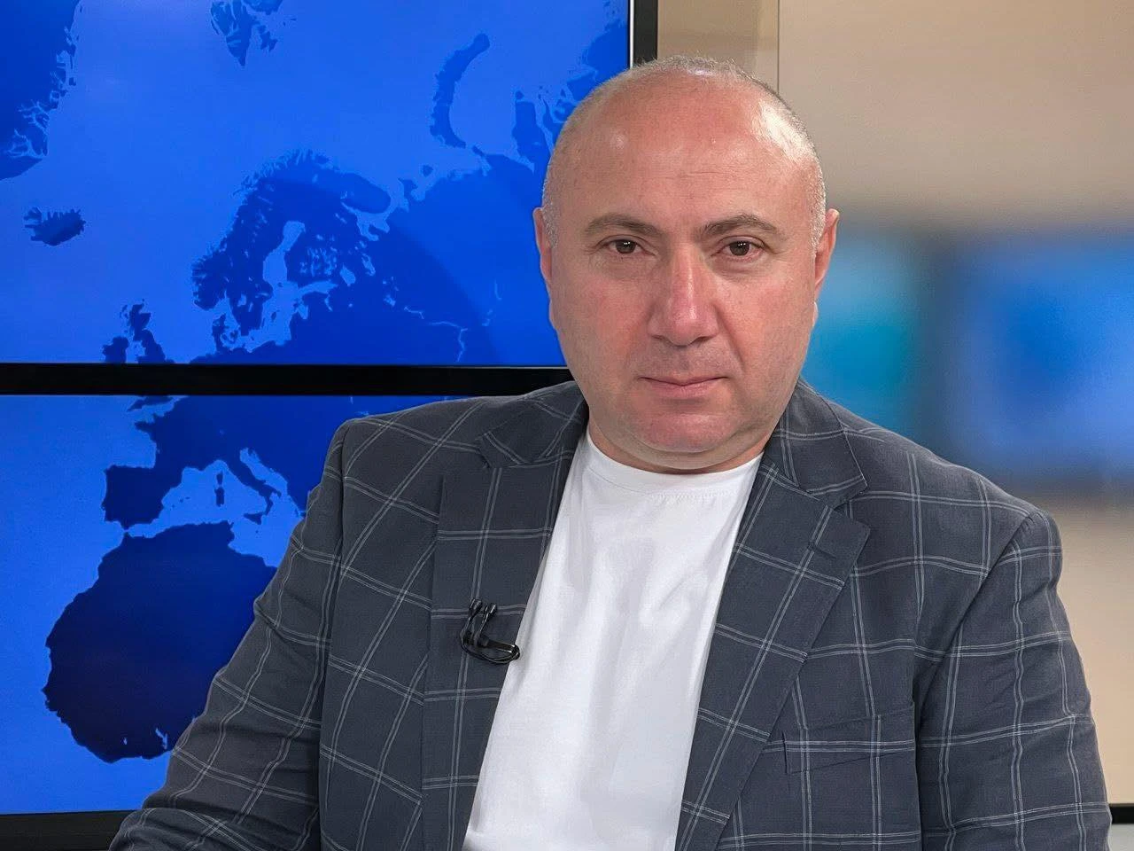 Անդրանիկ Թևանյանը փաստաբանների հետ գնում է Քննչական կոմիտե. «Մայր Հայաստան» կուսակցություն