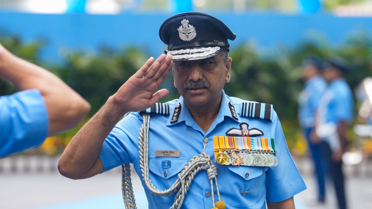 IAF: ऑपरेशन सिंदूर के रणनीतिकार अब वायुसेना को देंगे नई दिशा, कौन हैं नए VCAS एयर मार्शल अशुतोष दीक्षित?
