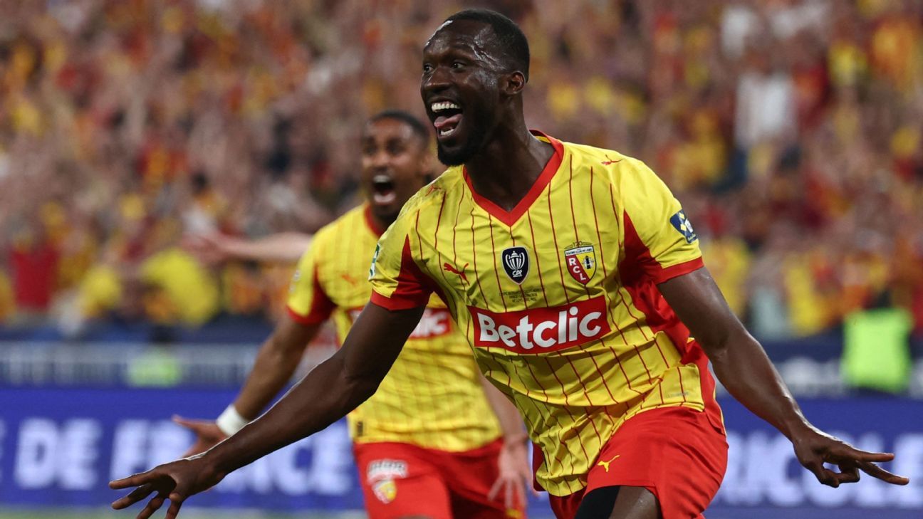 Lens win 1st French Cup title to cap dream season